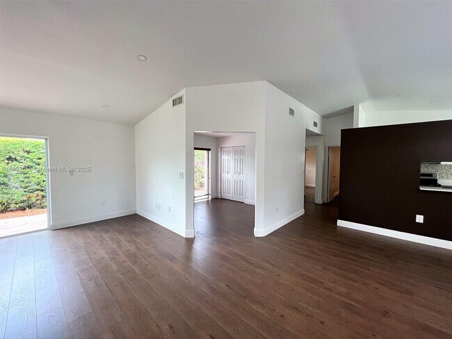 Foto del edificio - 10201 NW 56th St