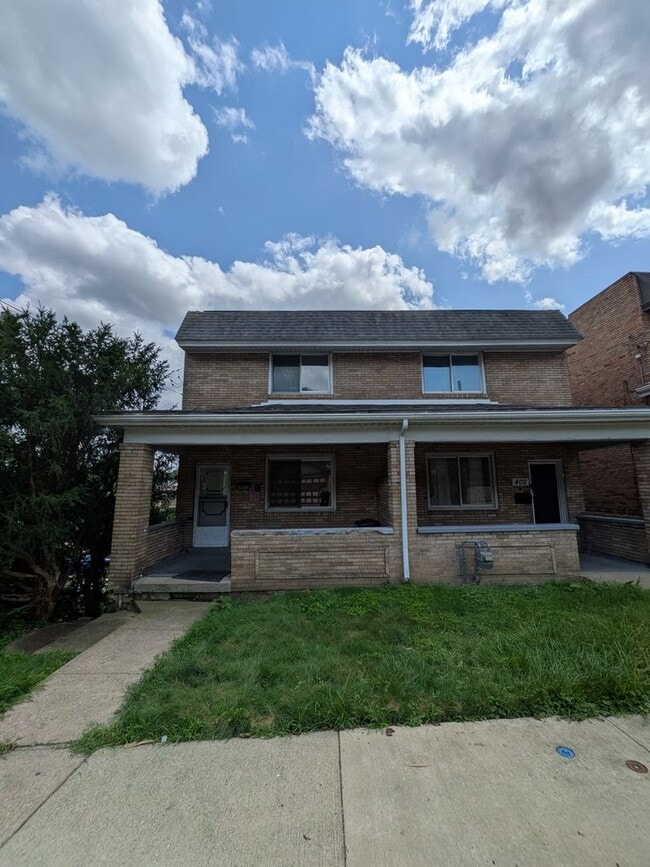 Building Photo - 400 Reifert St
