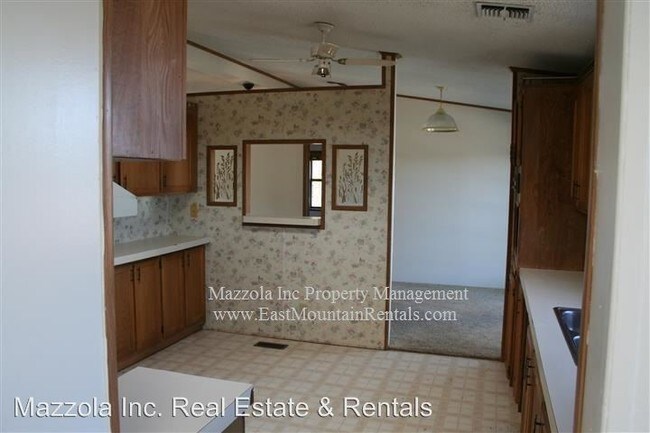 Building Photo - 284 Gutierrez Canyon Rd