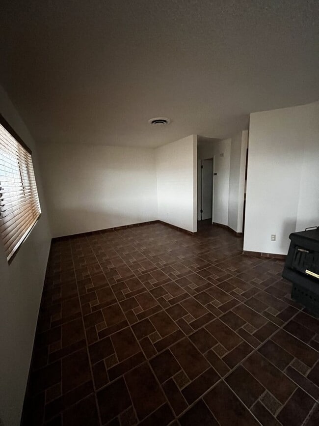Building Photo - 58687 Oleander Dr