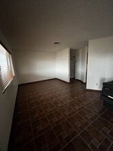 Building Photo - 58687 Oleander Dr