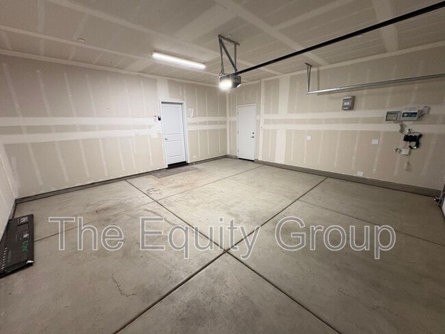 Building Photo - 3036 N Parkside St