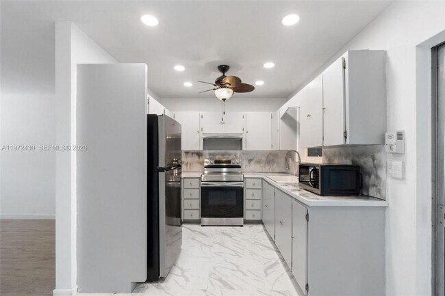 Foto del edificio - 710 NW 65th Terrace