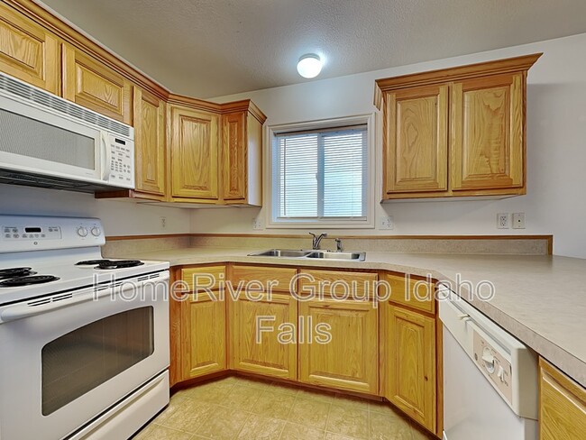 Foto del edificio - 3358 Briar Creek Ln
