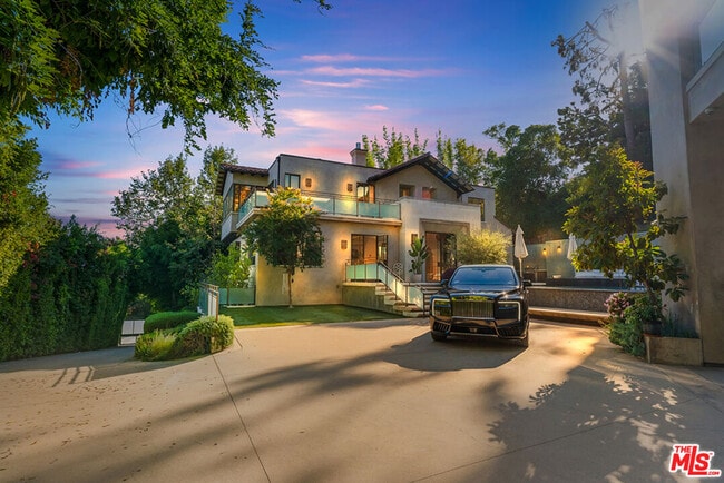 Foto del edificio - 7801 Hillside Ave