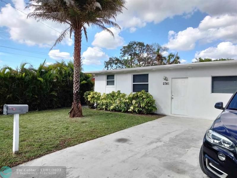 Foto principal - 2741 NW 7th Ct