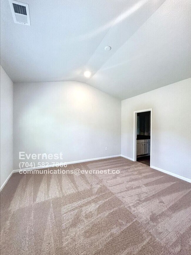 Foto del edificio - 209 Aniston Ln