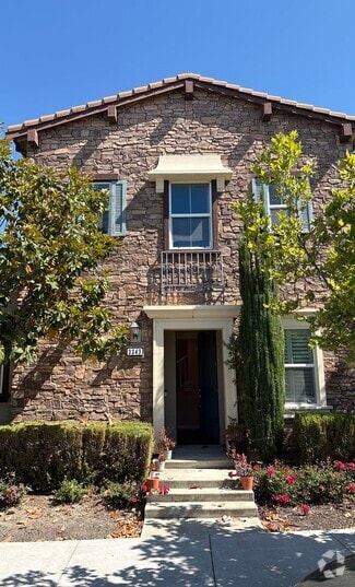 Building Photo - 3343 Vittoria Loop