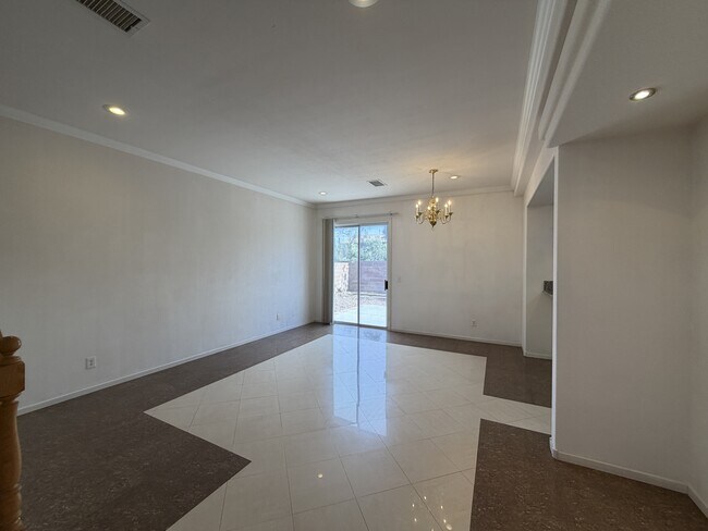 Foto del edificio - 10115 Capistrello Ave