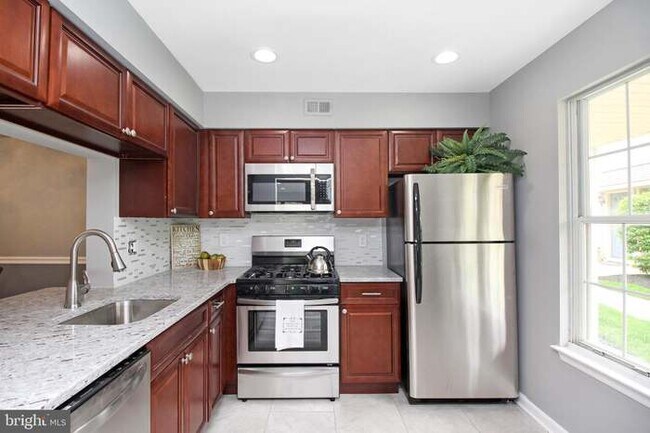 Kitchen - 2703 Tarnbrook Dr