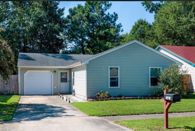 Building Photo - 1307 Eaglewood Dr