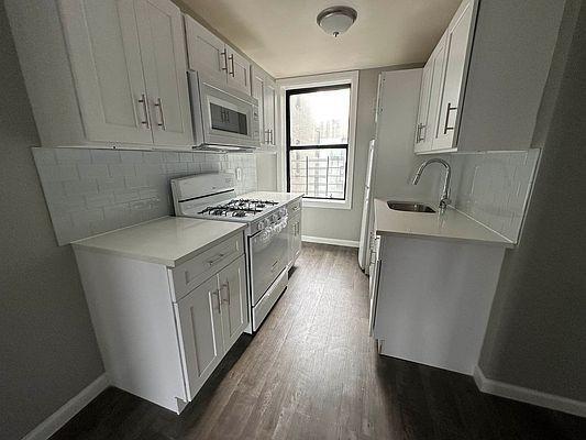 Foto principal - 2 bedroom in BRONX NY 10468