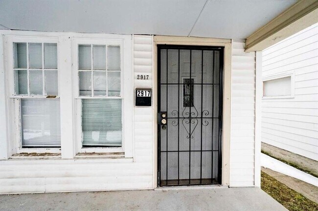 Building Photo - 2917 E Michigan St