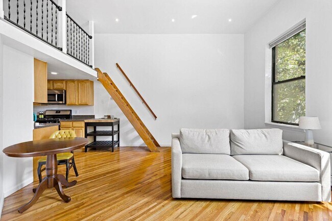 Foto del edificio - 174 Grand St