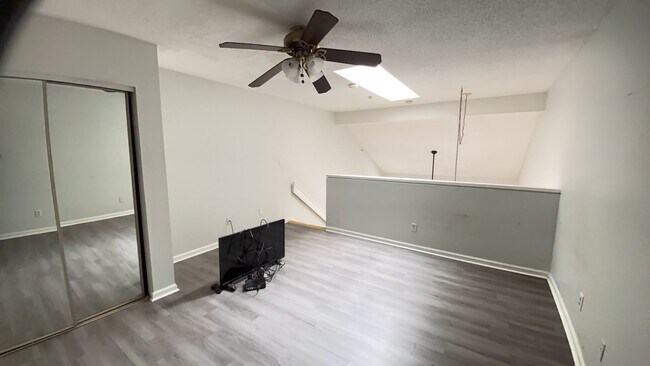 Foto del edificio - 1100 Possum Trot Rd