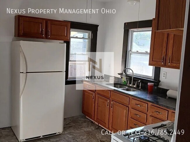 Foto del edificio - 10609 Bernard Ave