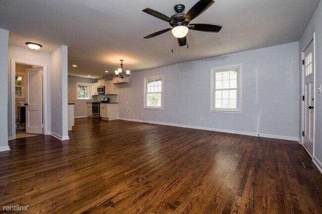 Foto del edificio - 1446 Moray St SW