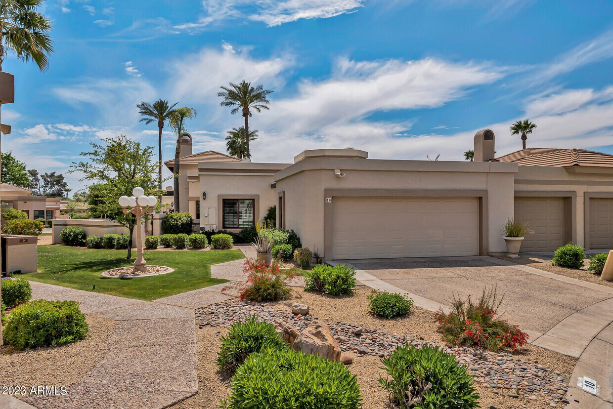 8100 CAMELBACK Rd, Scottsdale, AZ 85251 Townhome Rentals in