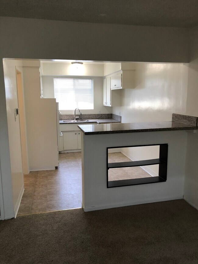 Building Photo - 13741 Oxnard St