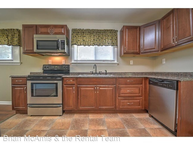 Foto del edificio - 301 Rhea Cir