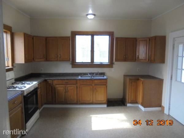Building Photo - 4 br, 1 bath House - 213 Stutson St