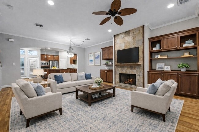 Building Photo - 584 Bomar St