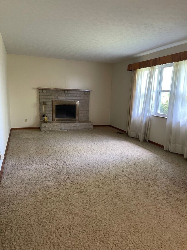 Building Photo - Location & Convenience!!!