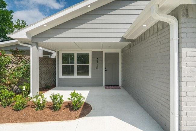 Building Photo - 3618 Tamfield Dr