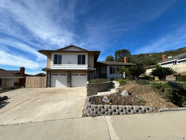 Building Photo - MOUNTAIN VIEWS!! Newbury Park 4+2.5 on cul-de-sac lot!