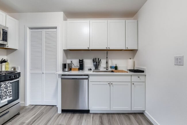 Building Photo - 1816 S G St