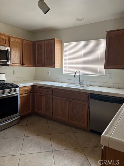 Foto del edificio - 15375 Fremont Dr