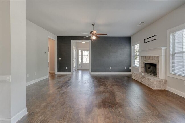 Foto del edificio - 428 Meadow Vista Ln