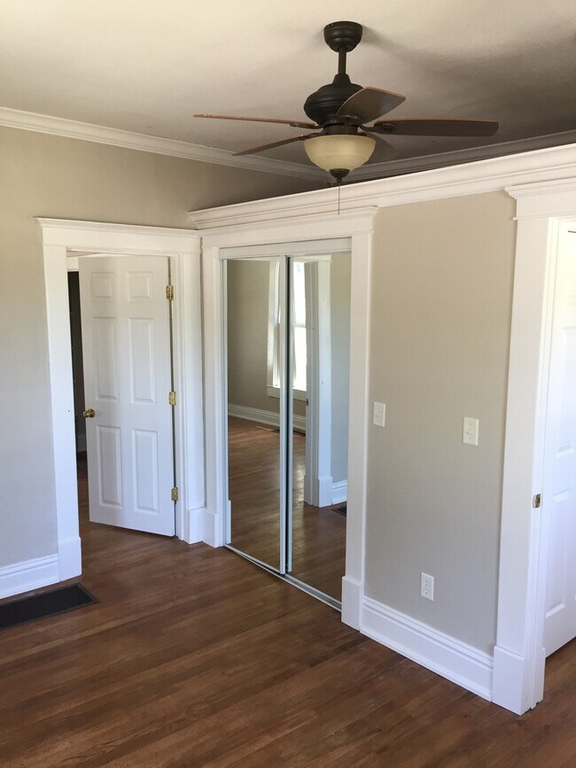 Building Photo - 2 Bedroom House in Boonville