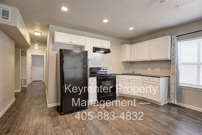 Photo - ACCEPTS HOUSING VOUCHERS - Bright & Stylish 2-Bedroom Close to the Plaza District Apartment