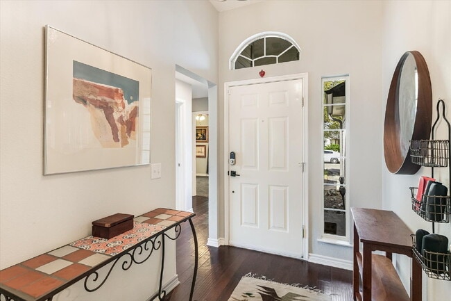 Foto del edificio - 802 Lantana Dr