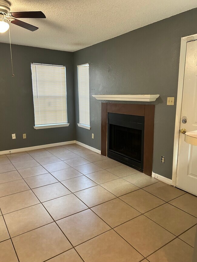 Leaving room - 5530 Chrishire Way