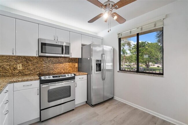 Building Photo - 6181 Balboa Cir