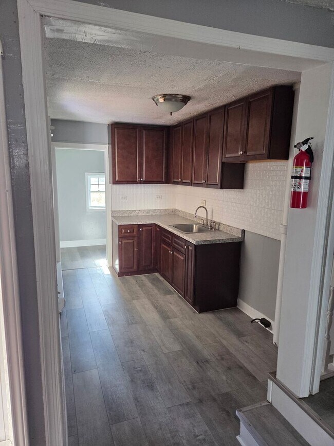 Foto del edificio - 3 Bedroom 1 Bath Home Available for Rent