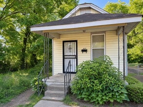 Building Photo - 331 W Dison Ave