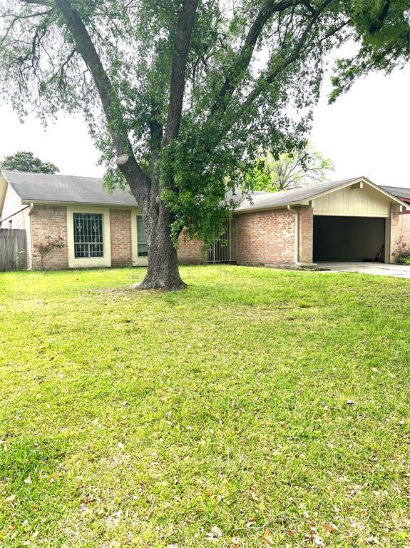 Foto principal - 8339 Carriage Creek Dr