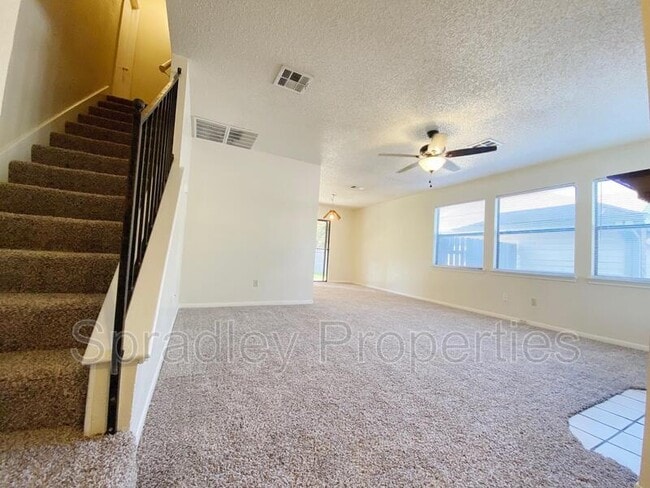 Building Photo - 4801 Stone Ridge Dr