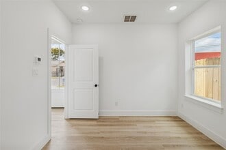 Building Photo - 111 Milby St