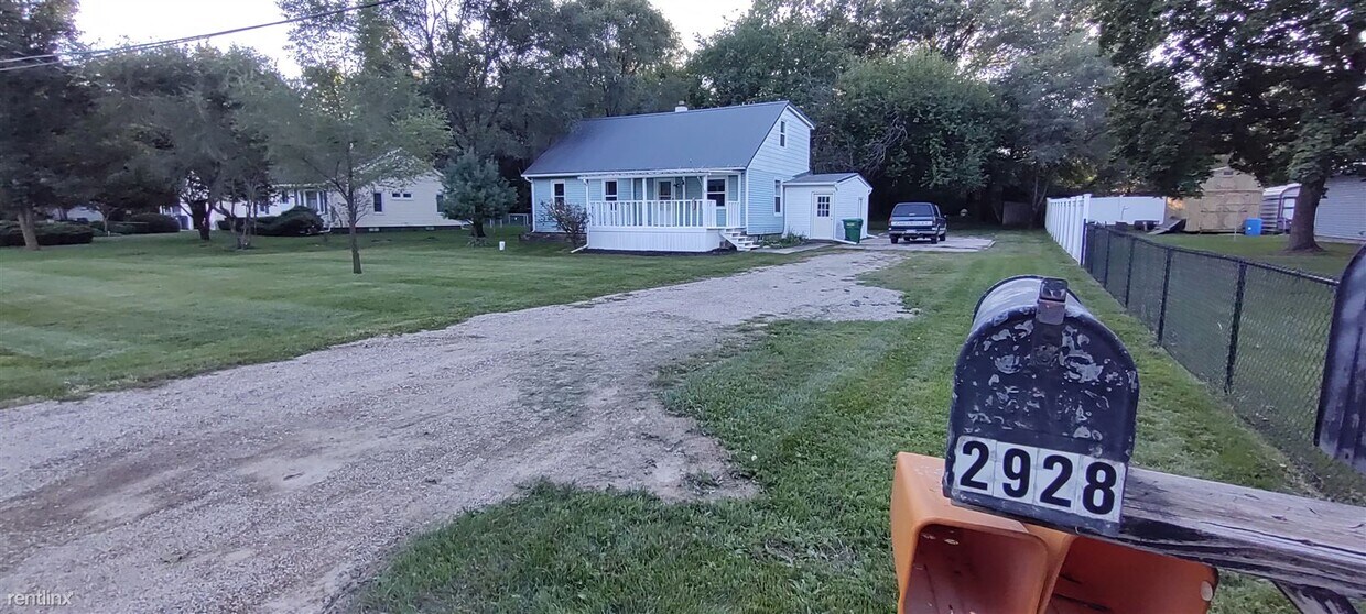 4 br, 2 bath House 2928 S 14th St House Rental in Niles, MI