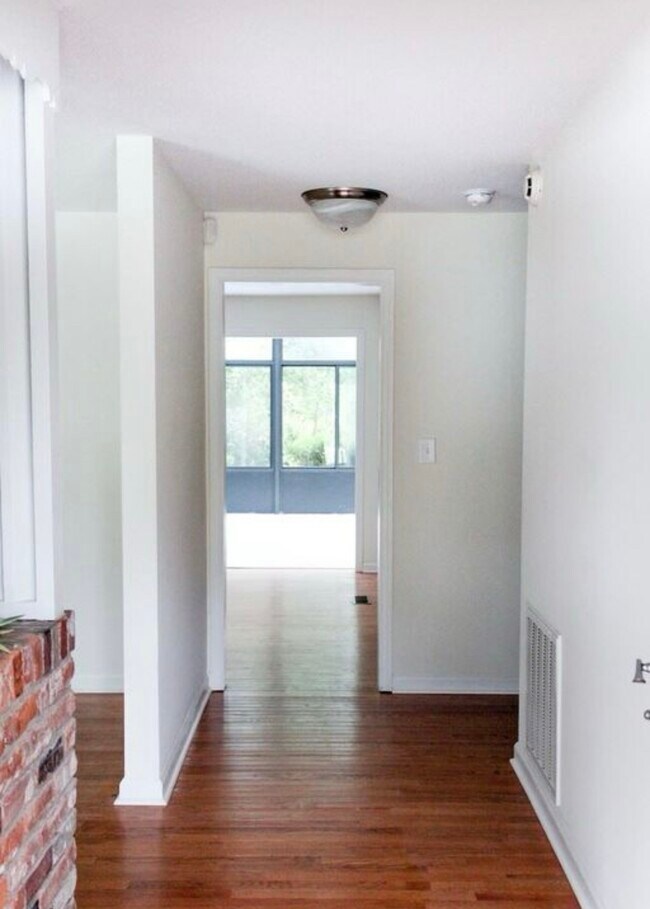 Foto del edificio - 504 Aumond Rd