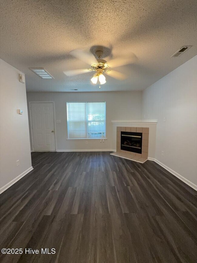 Foto del edificio - 807 Timberlake Trail