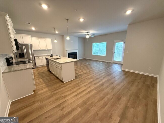Foto del edificio - 401 Lanier Cir