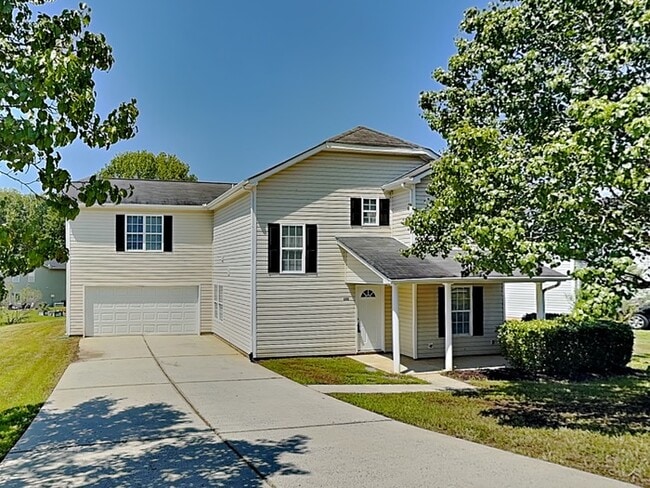 Building Photo - 640 Cliffs Inn Circle