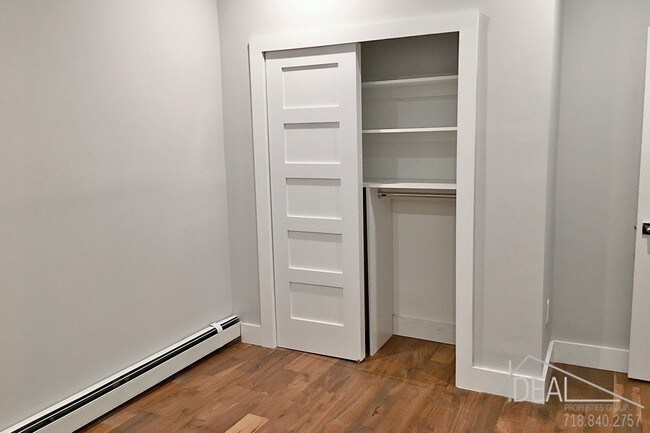 Foto del edificio - 1332 Prospect Place #1R