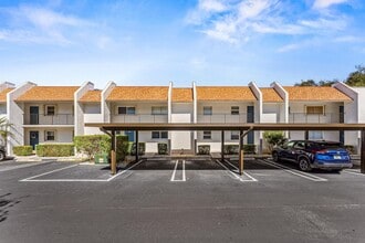 Building Photo - 2905 SW 22nd Ave