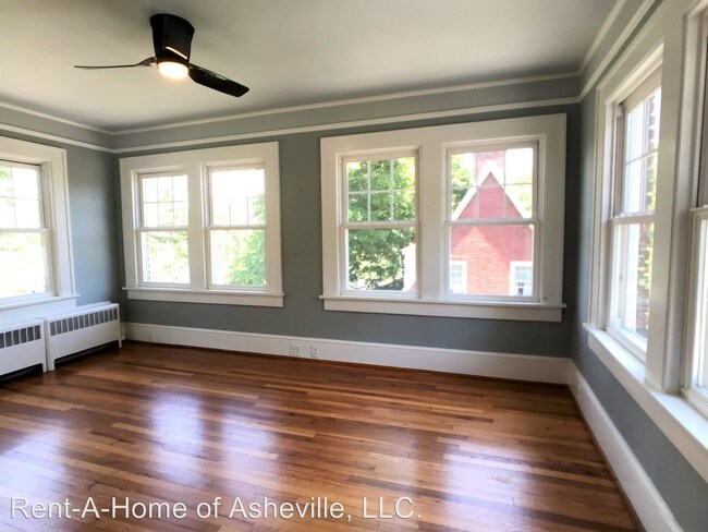 Building Photo - 3 br, 3 bath House - 16 Colonial Place